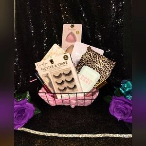 Jessica Simpson Basket, Tahari, Jasmine La Belle